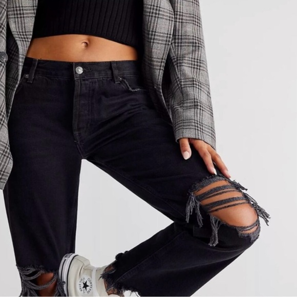 Women's Washed Black Distressed Jeans we the free Maggie mid rise 26 - Picture 2 of 7